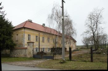 Pohled přes zahradu (© Daniela Fantová, 11/2012)