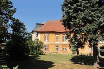 jižní část nejstaršího východního křídla (© D Dohňanský, 07/2018)