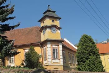 nárožní věž, spojující vých. a sev. křídlo (© D Dohňanský, 07/2018)