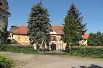 hlavní vých. průčelí (© D Dohňanský, 07/2018)