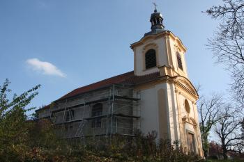 Kostel od severu ( © Ivan Grisa 10/2010)
