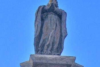 Mariánský sloup – sousoší Panny Marie Bolestné v Kralupech nad Vltavou ( © Pavel Vítek 10/2010)