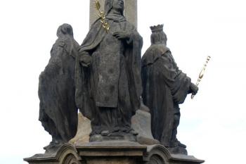 Mariánský sloup – sousoší Panny Marie Bolestné v Kralupech nad Vltavou ( © Pavel Vítek 10/2010)