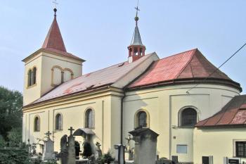 Kostel Nalezení sv. Kříže v Robousích ( © Pavel Vítek 09/2010)
