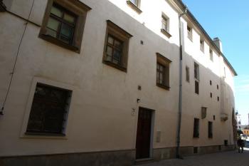 boční průčelí ( © Milan Caha 06/2011)