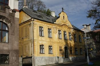 pohled z ulice (© Vojtěch Basl, 12/2011)