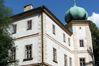 Jihozápadní nároží ( © Petr Turyna 08/2005)