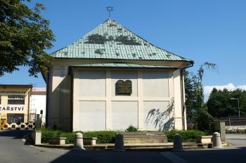 synagoga od jihozápadu ( © Milan Caha 09/2010)