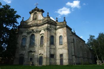 kostel Nejsvětější Trojice od jihu ( © Milan Caha 09/2010)