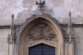 boční vchod (© Alena Volná, 11/2006)