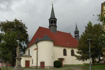 kostel od jihozápadu (© Rodochrozit, 09/2011)