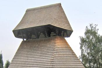 Dřevěná zvonice v Samšině ( © Pavel Vítek 09/2010)