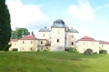 zámek Diana (© Vlastislav Mareček, 06/2016)