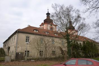 rezidence dominikánů Nové Dvory (© Vlastislav Mareček, 03/2016)