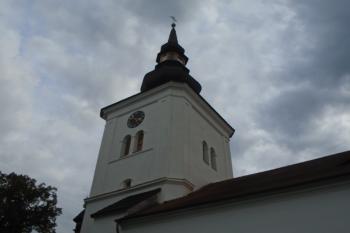 pohled na věž kostela ze severu (© Jaroslav Špiroch  09/2022)
