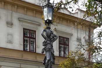 lucerna za kostelem (© Alena Volná, 8/2010)