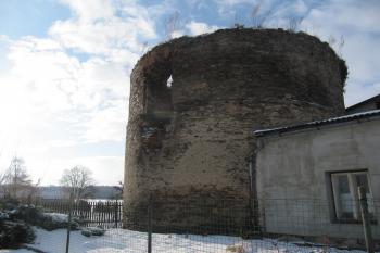 necitlivě přistavěný objekt (© Rodochrozit, 01/2011)
