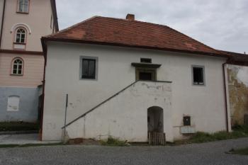 Hlavní (jižní) průčelí ( © Ivan Grisa 05/2011)