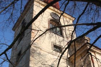 Věž od jihozápadu ( © Ivan Grisa 11/2010)