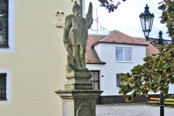 Kostel sv. Vavřince ve Vracově ( © Pavel Vítek 09/2010)