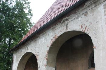 Arkáda na jižním boku lodi ( © Ivan Grisa 05/2011)