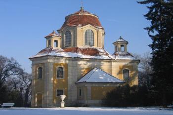 Kaple sv. Anny v parku ( © Pavel Vítek 01/2006)