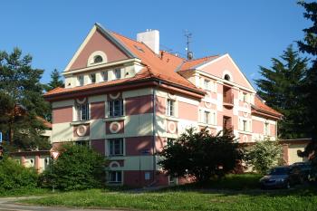 Památkově chráněný dům čp. 386 na nábřeží Svobody ( © Milan Caha 09/2010)