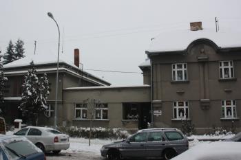 Modlitebna a fara od jihu ( © Ivan Grisa 12/2010)