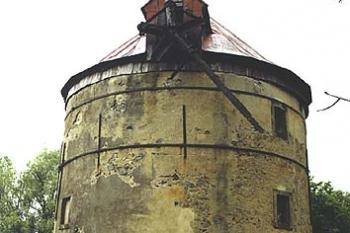 Bývalý větrný mlýn Světlík (© weselka 2005)