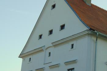 Boční východní strana zámku (© Dušan Dohňanský 08/2020)