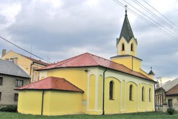 Kostel sv. Floriána ve Skašticích ( © Pavel Vítek 08/2010)