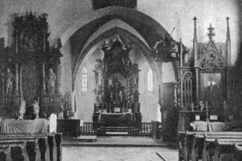 pohled z lodi do presbytáře ( © František Mareš, Jan Sedláček: Soupis památek historických a uměleckých v Království Českém, sv. 38 Politický okres Prachatický, Archaelogická komise při České akademii císaře Františka Josefa pro vědy, slovesnost a umění, Praha 1913)