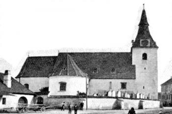 kostel od severu, v popředí kaple sv. Michaela Archanděla ( © František Mareš, Jan Sedláček: Soupis památek historických a uměleckých v Království Českém, sv. 38 Politický okres Prachatický, Archaelogická komise při České akademii císaře Františka Josefa pro vědy, slovesnost a umění, Praha 1913)