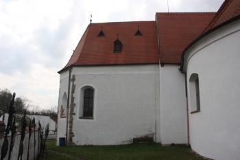 Presbytář od severu ( © Ivan Grisa 04/2011)