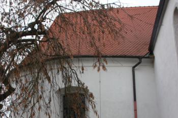 Barokní kaple od západu ( © Ivan Grisa 04/2011)