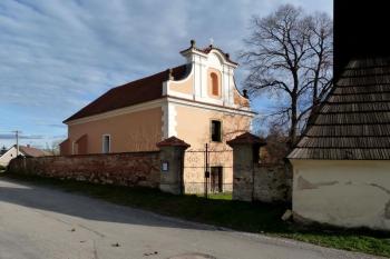 kostel sv. Petra a Pavla ( © František Kinař 05/2017)
