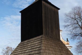 Zvonice u kostela sv. Petra a Pavla ( © František Kinař 05/2017)