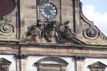 detail průčelí kostela (© Alena Volná, 07/2005)