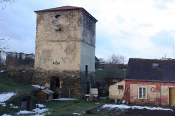 Věž od jihu ( © Ivan Grisa 01/2011)