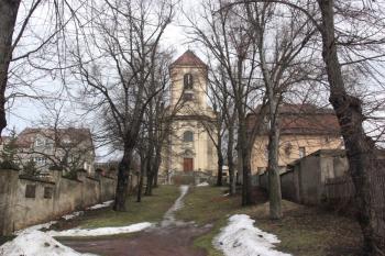 Kostel od jihozápadu ( © Ivan Grisa 01/2011)