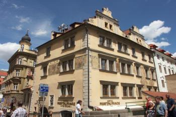 průčelí z Karlova mostu ( © Milan Caha 08/2008)