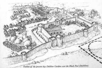 Perspektivní rekonstrukce středověké podoby hradu a přilehlého městského opevnění.  Pohled od JZ. (© https://en.wikipedia.org/wiki/Dublin_Castle#/media/File:Dublin_Castle_and_Black_Pool.jpg)