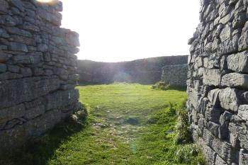 vstup do vnitřního nádvoří (© Jan Ptáček, 09/2010)