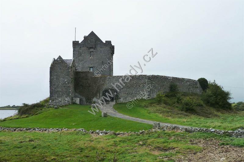 Dún Guaire (Dunguaire Castle) Dún Guaire (Dunguaire Castle)