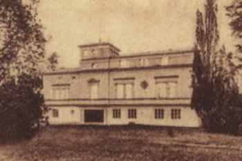zámeček od jihu na pohlednici z r. 1935 ( © Aleš Novák: Neratovice a okolí na starých pohlednicích, Baron, Hostivice 2007)
