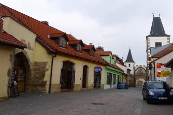 vlevo část předbraní (© Karel Husák, 04/2012)