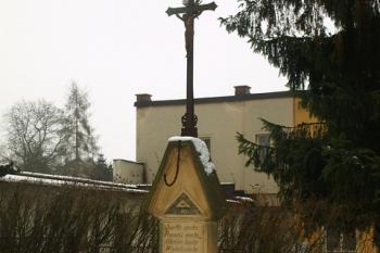 pomník padlých z r. 1866 ( © Milan Caha 02/2011)