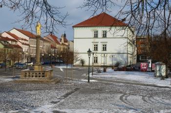 náměstí se sloupem ( © Milan Caha 02/2011)