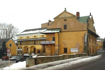 nádvoří ( © Milan Caha 02/2011)