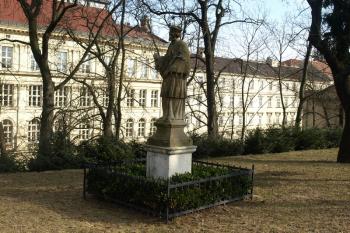 sv. Jan Nepomucký na úpatí Špilberku ( © Milan Caha 02/2011)